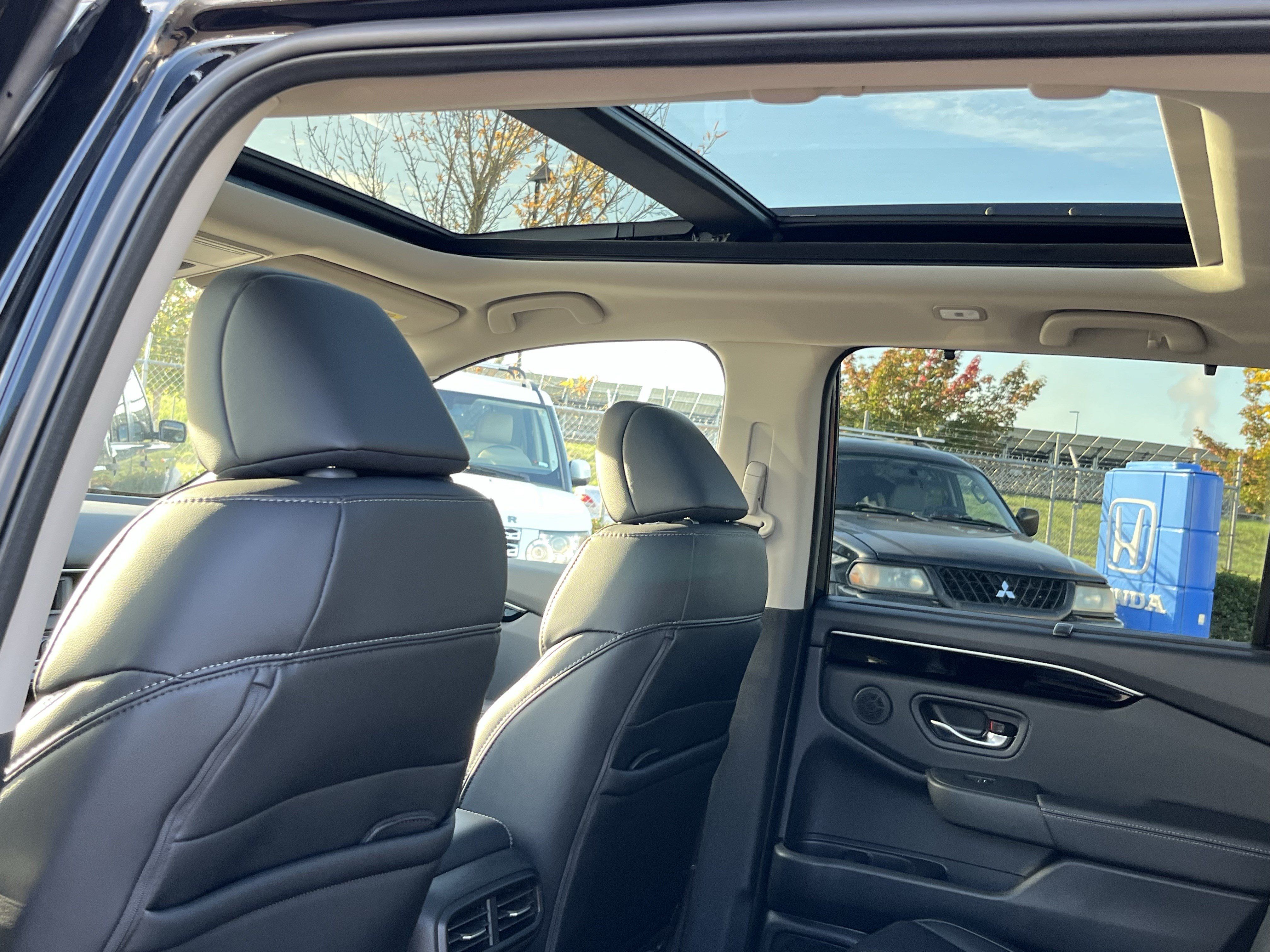 New 2025 Honda Pilot Touring image 14