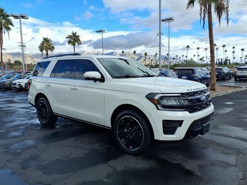Used 2023 Ford Expedition Limited image 30
