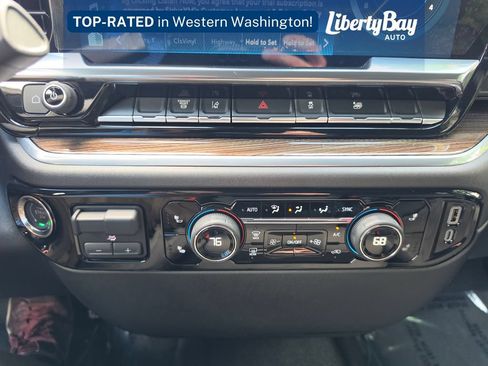 Used 2025 Chevrolet Silverado 3500 LT w/ Convenience Package AWD/4WD image 16