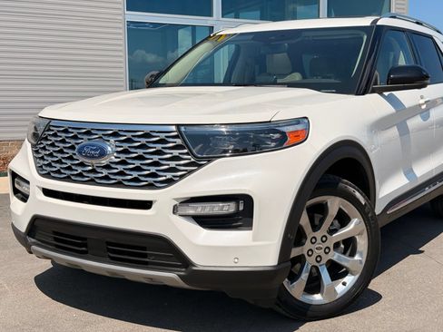 Used 2020 Ford Explorer Platinum w/ Premium Technology Package AWD/4WD image 4