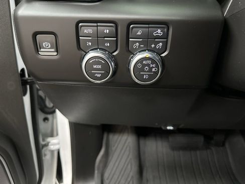 Used 2022 GMC Sierra 1500 Denali AWD/4WD image 30