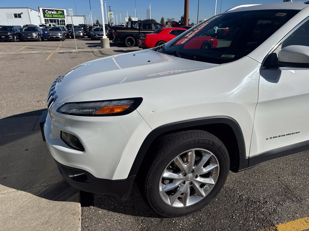 Used 2017 Jeep Cherokee Limited AWD/4WD image 9