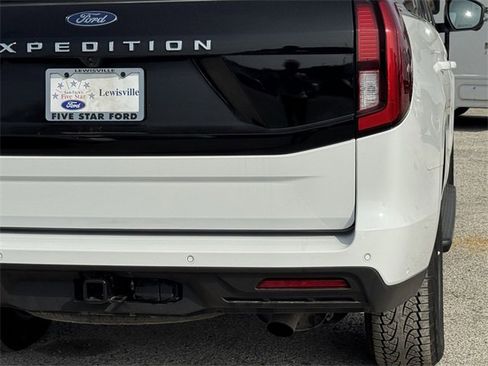 Used 2025 Ford Expedition Active image 6