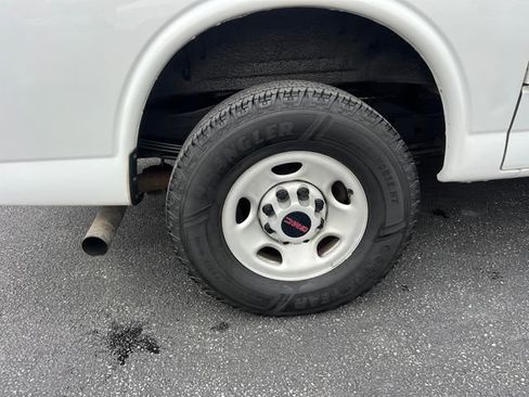 Used 2023 GMC Savana 2500 w/ Driver Convenience Package image 13