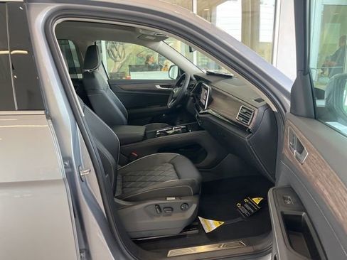 New 2026 Volkswagen Atlas SEL Premium R-Line AWD/4WD image 35