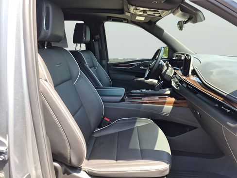 Used 2023 Cadillac Escalade Premium Luxury w/ LPO, Floor Liner Package AWD/4WD image 43