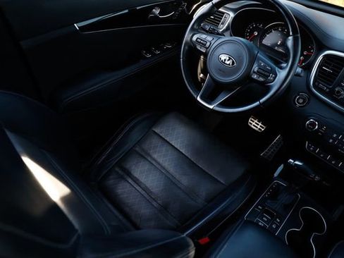 Used 2017 Kia Sorento SX image 25