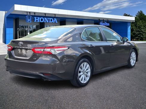 Used 2018 Toyota Camry LE image 24