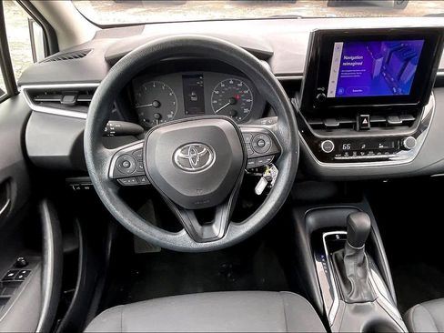 Used 2024 Toyota Corolla LE FWD image 6