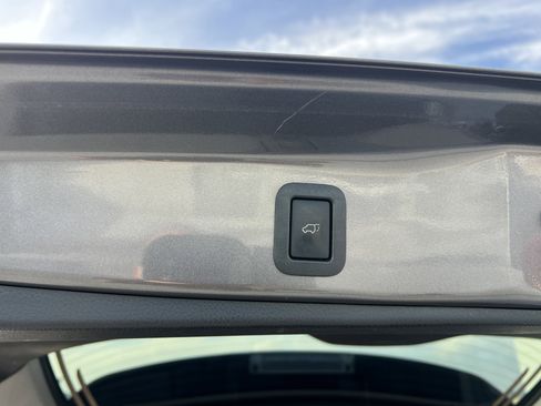 Used 2017 Toyota Highlander Plus image 22