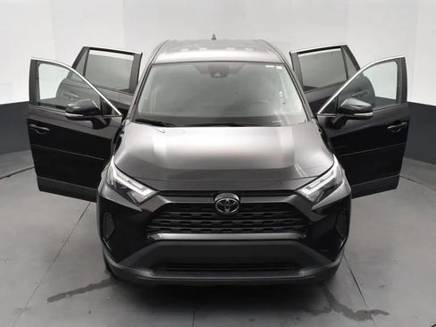 Used 2023 Toyota RAV4 LE AWD/4WD image 10