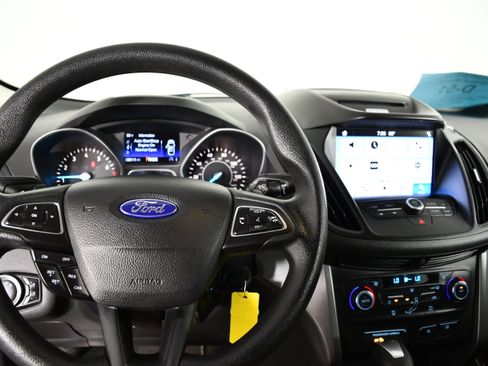 Used 2017 Ford Escape SE w/ Equipment Group 201A AWD/4WD image 16