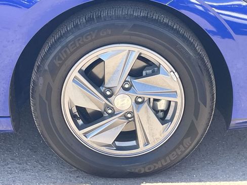 Used 2024 Hyundai Elantra SE image 9