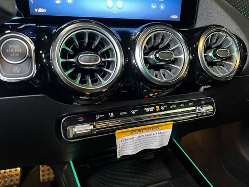 Used 2025 Mercedes-Benz GLA 250 GLA 250 image 34