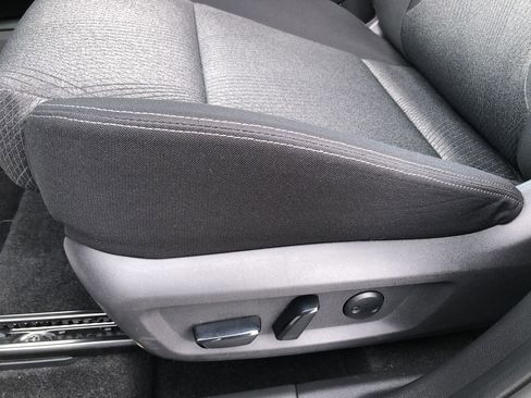 Used 2025 Nissan Rogue SV image 23