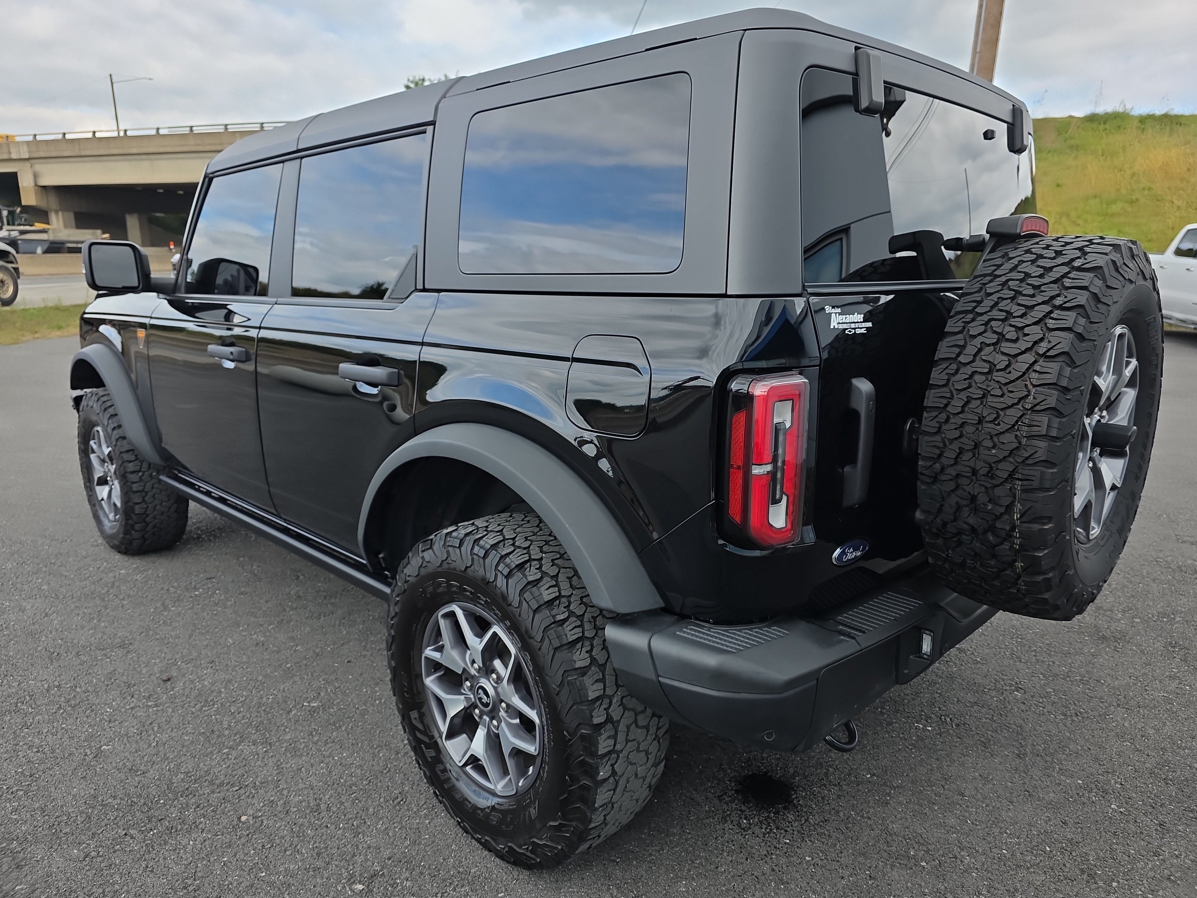 Used 2024 Ford Bronco Badlands AWD/4WD image 6