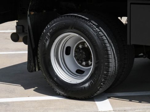 Used 2019 Ford F350 XL w/ Power Equipment Group image 44