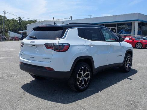 Used 2025 Jeep Compass Trailhawk AWD/4WD image 4