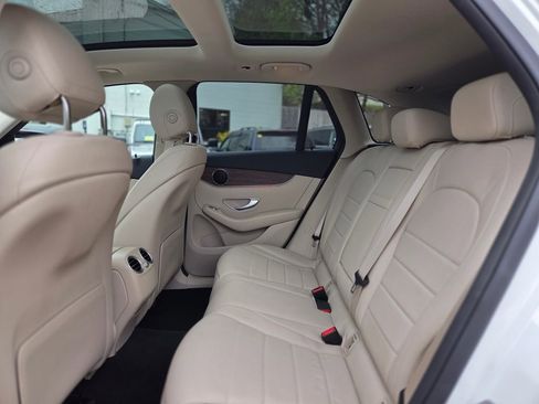 Used 2022 Mercedes-Benz GLC 300 4MATIC w/ Premium Package Lite image 23