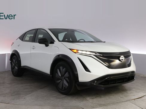 Used 2024 Nissan Ariya AWD image 13
