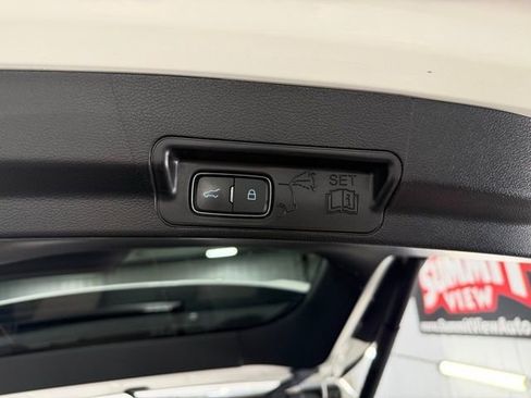 Used 2021 Ford Explorer XLT w/ Equipment Group 202A image 10