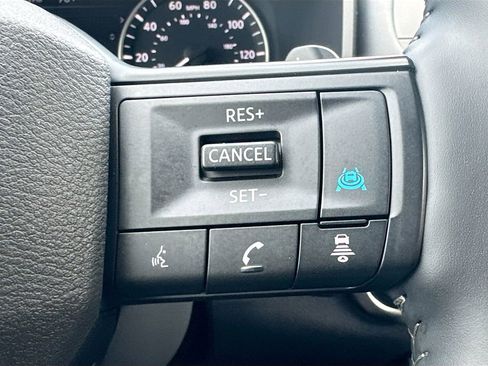 Certified 2025 Nissan Rogue SV FWD image 12