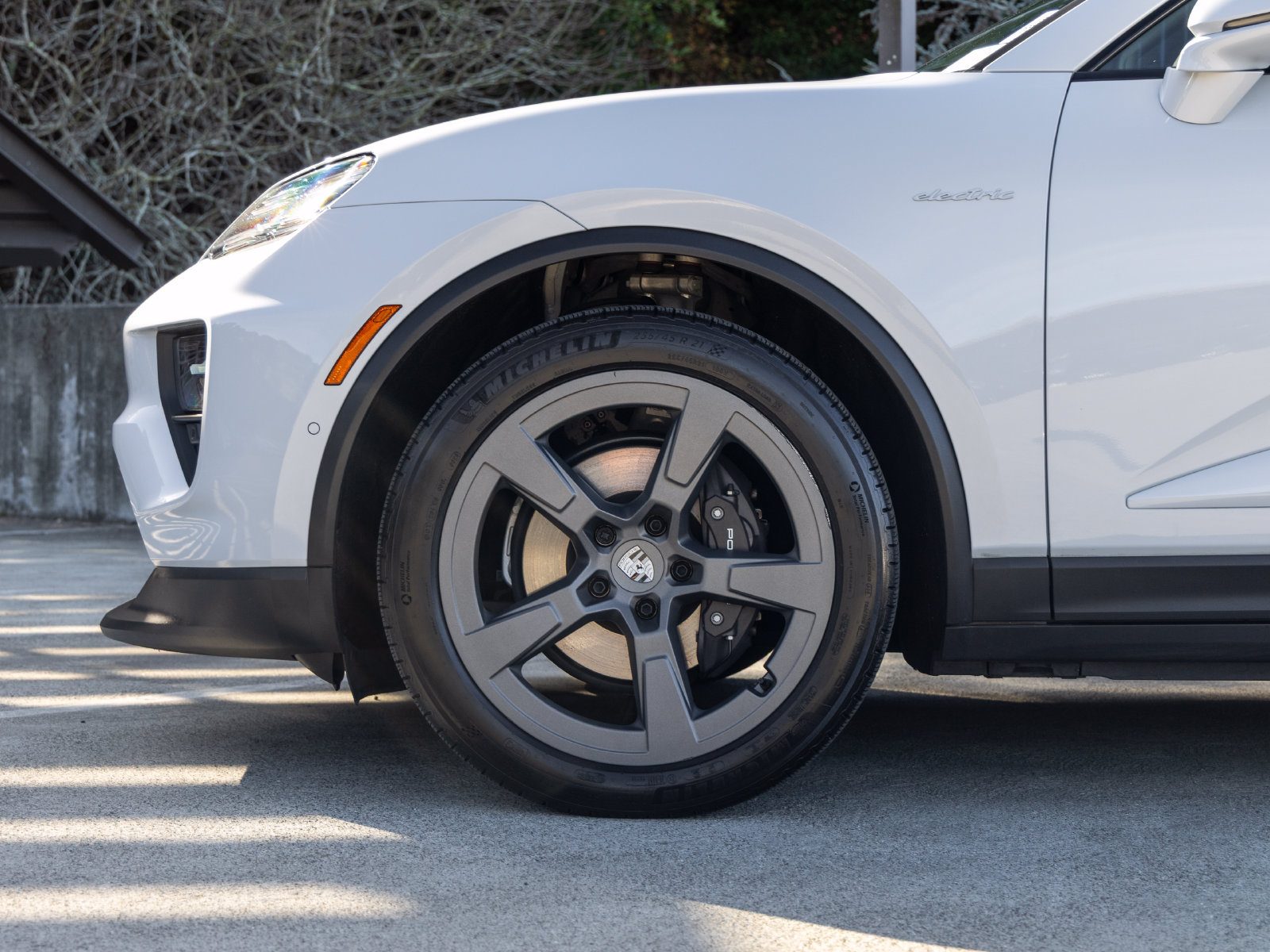 Certified 2025 Porsche Macan Electric RWD image 12