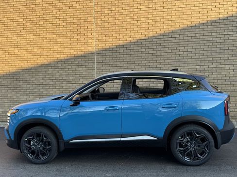 New 2026 Nissan Kicks SR w/ SR Premium Package AWD/4WD image 30