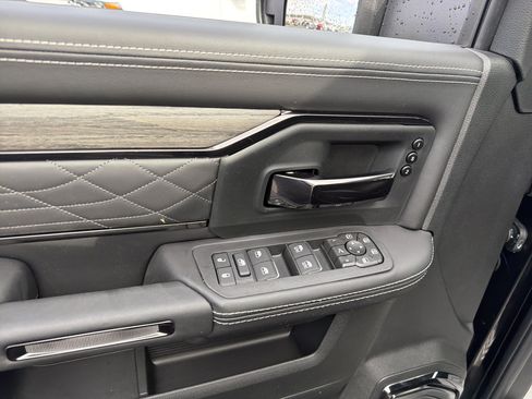 New 2026 RAM 2500 Limited AWD/4WD image 15