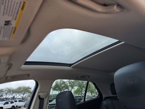 Used 2023 Buick Envision Essence w/ Sport Touring Package image 30