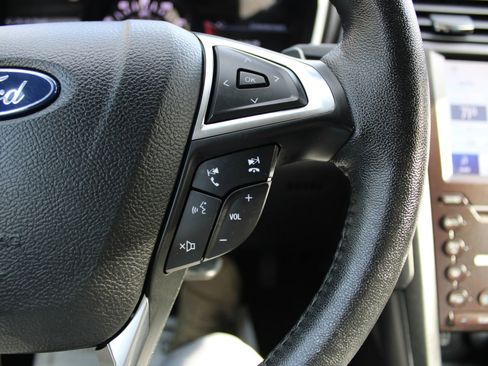 Used 2020 Ford Fusion Titanium image 12