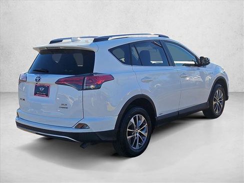 Used 2017 Toyota RAV4 XLE image 5