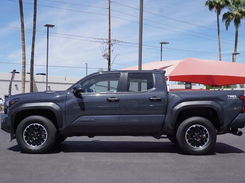 Used 2025 Toyota Tacoma TRD Off-Road w/ TRD Off Road Upgrade Package AWD/4WD image 2