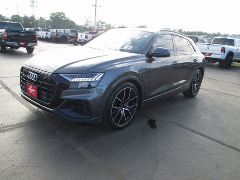 Used 2022 Audi Q8 Prestige image 9