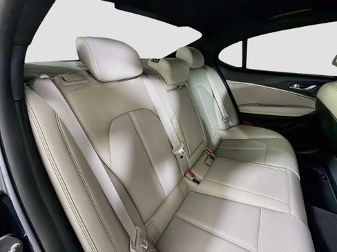 Used 2023 Genesis G70 2.0T RWD image 30