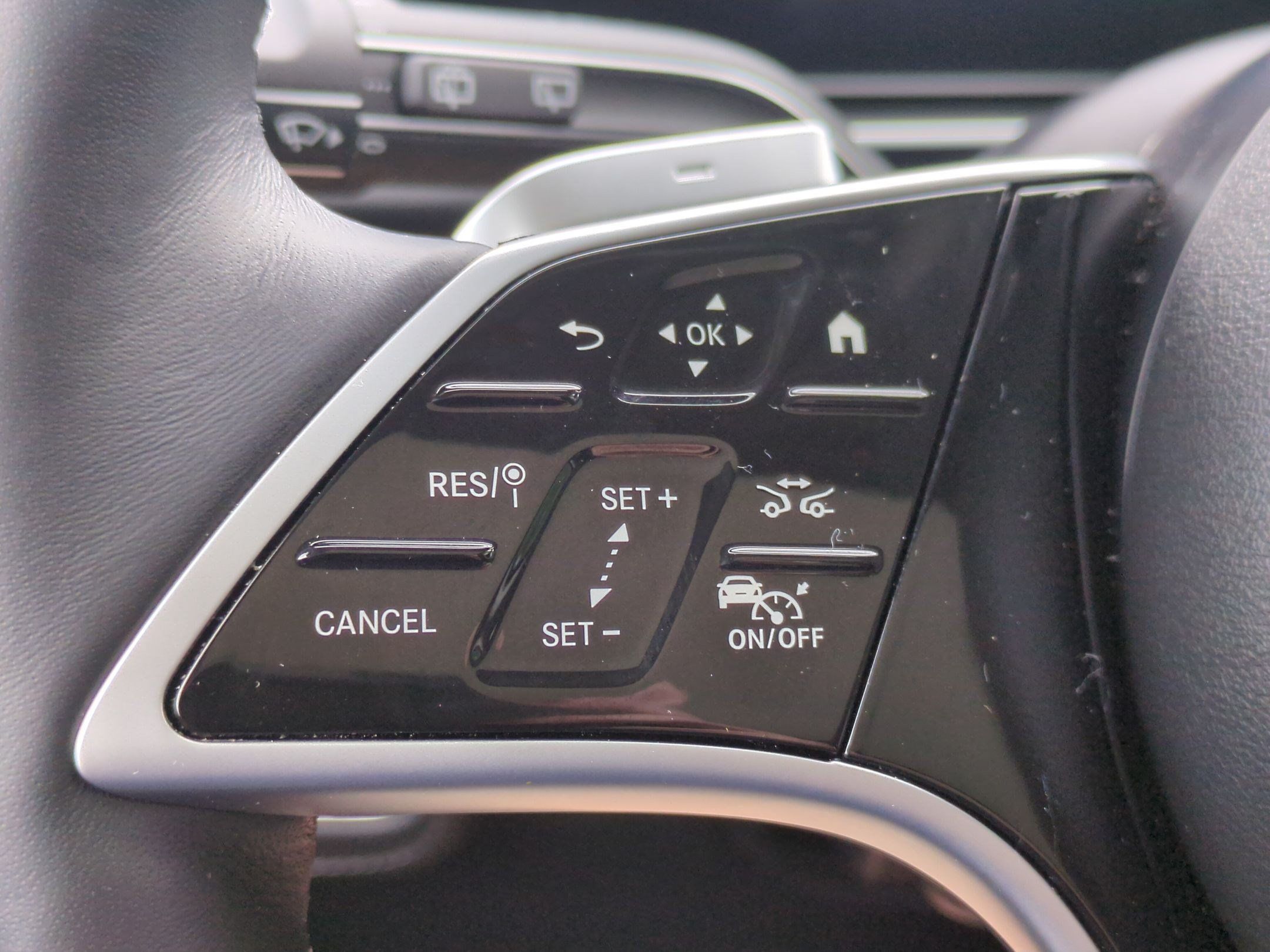 Used 2026 Mercedes-Benz GLE 450e 4MATIC image 18