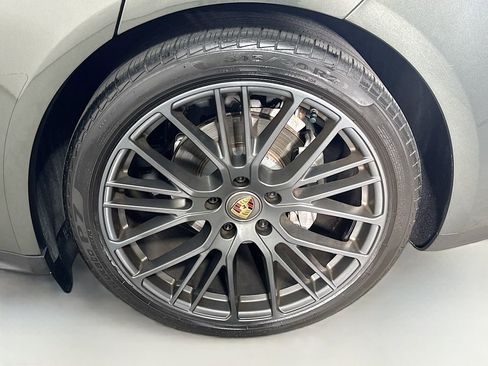 Certified 2023 Porsche Panamera Platinum Edition RWD image 33