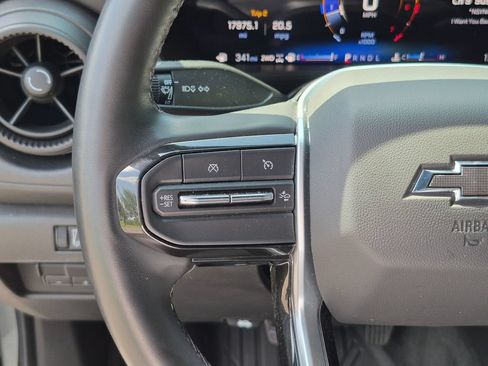 Used 2025 Chevrolet Colorado Trail Boss AWD/4WD image 17