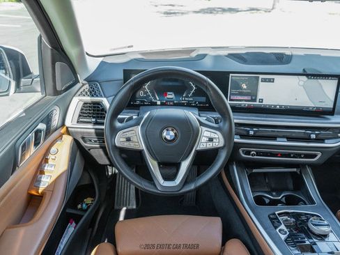 Used 2024 BMW X7 xDrive40i AWD/4WD image 18