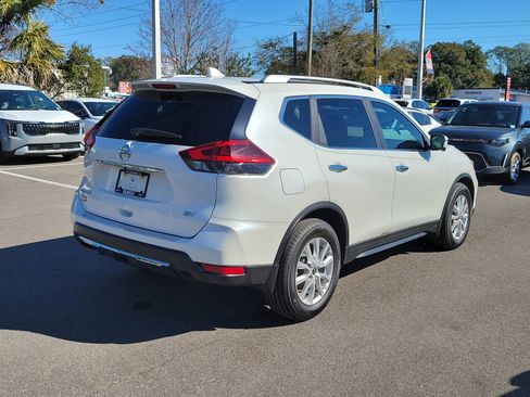 Used 2018 Nissan Rogue SV w/ Premium Package image 6