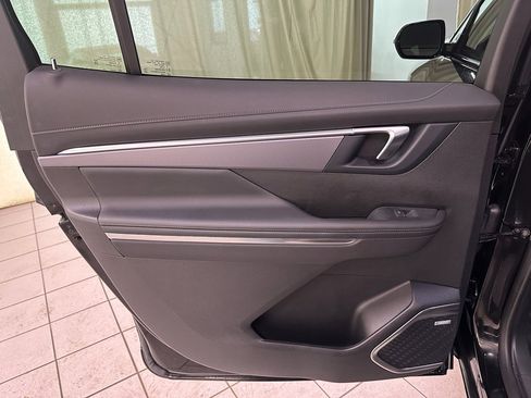 Certified 2025 Buick Enclave Sport Touring image 38