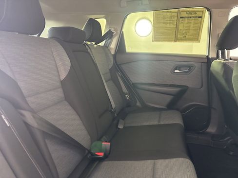Used 2023 Nissan Rogue SV FWD image 24