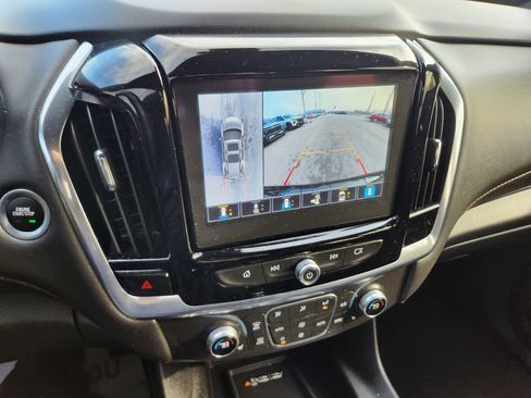 Used 2023 Chevrolet Traverse RS image 10