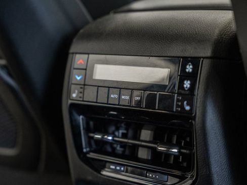 Certified 2024 Jeep Grand Cherokee L Limited w/ Luxury Tech Group II image 40