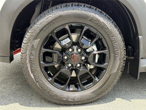 Used 2025 Nissan Armada PRO-4X AWD/4WD image 32