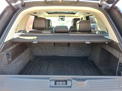 Used 2019 Land Rover Range Rover Autobiography image 17