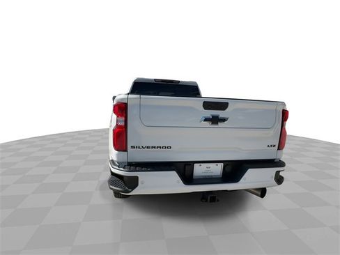 Used 2022 Chevrolet Silverado 2500 LTZ w/ LTZ Plus Package image 12