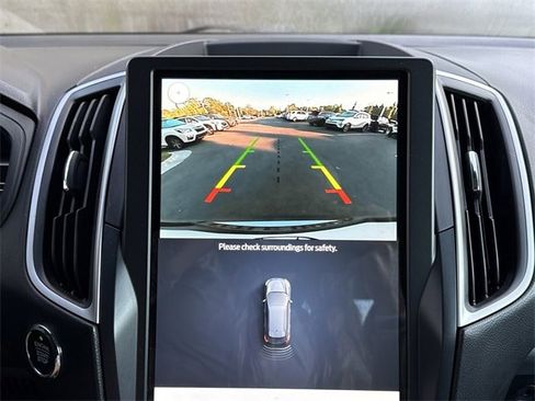 Used 2022 Ford Edge SEL image 29
