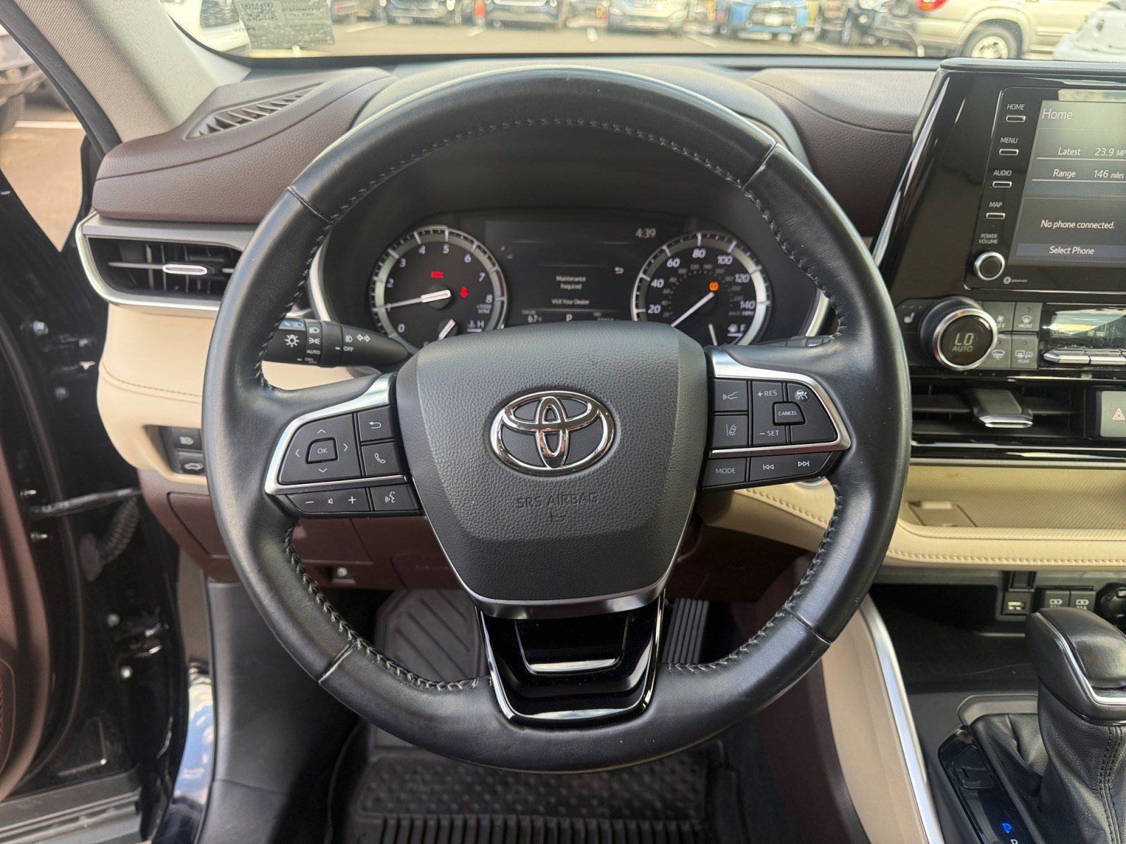 Used 2021 Toyota Highlander XLE FWD image 9