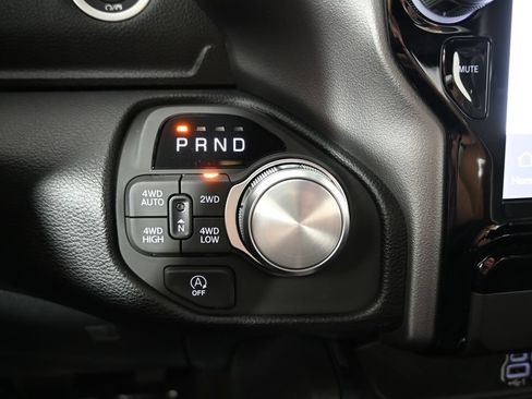Used 2026 RAM 1500 Laramie AWD/4WD image 32